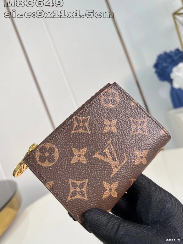 - LOUIS VUITTON Lisa Wallet 9*11.5*1.5CM 0816